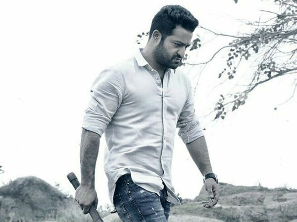 ఎన్టీఆర్ పక్కాగా 100 కోట్లు కొట్టాలి, లేకుంటే.. షాక్ ఇస్తున్న ప్రీ రిలీజ్ బిజినెస్!