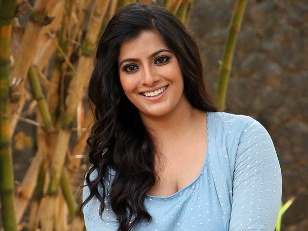 నా అడుగులు పాలిటిక్స్ వైపే