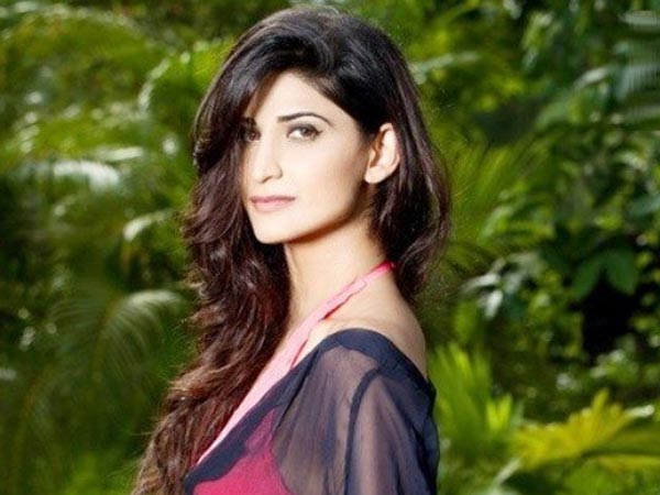 నన్ను తాకరాని చోట తాకి