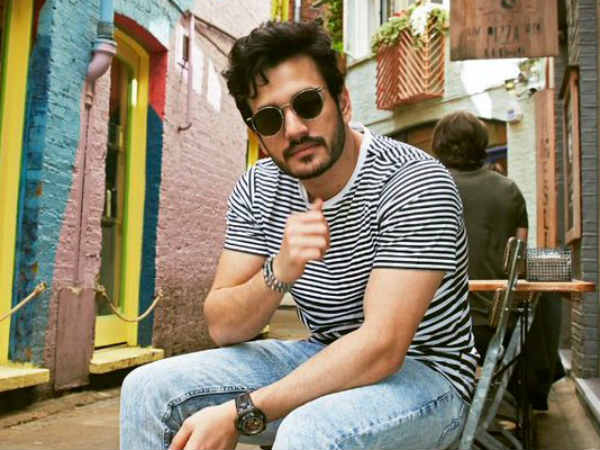 Akhil to show his six pack abs in Majnu Akhil to show his six pack abs in Majnu