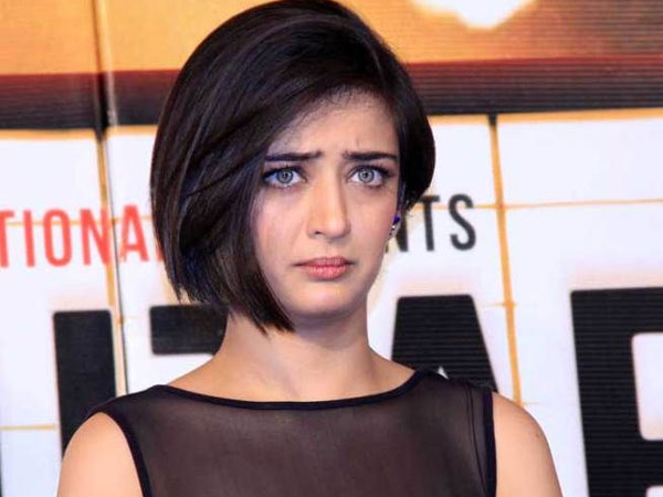 మీటూ ఉద్యమంతో మేల్కొంటున్నారు