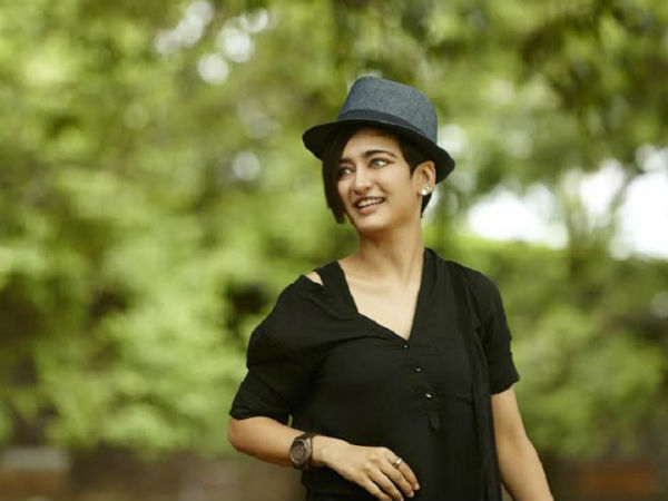 బయటకు లాగుతా