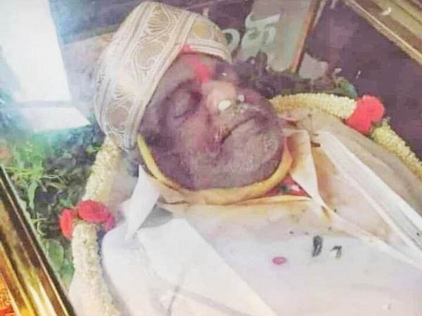 అధికారిక లాంఛనాలతో అంత్యక్రియలు