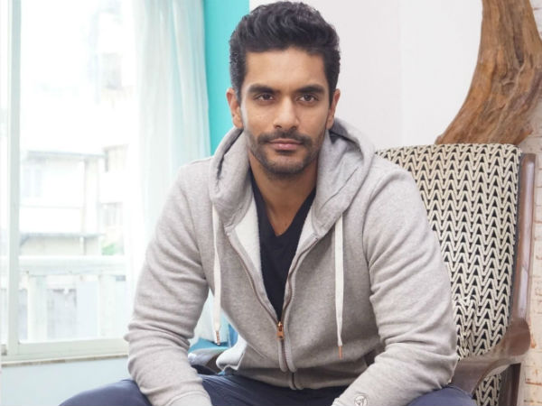 కుక్కతో పోల్చాడు