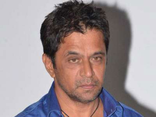 రూమ్కి రమ్మని పిలిచి