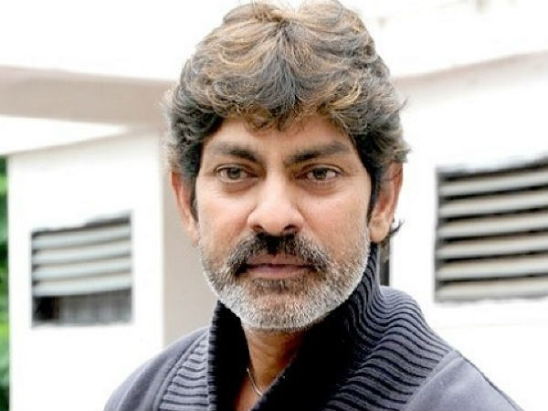 మైక్లో క్షమించమని అడిగా