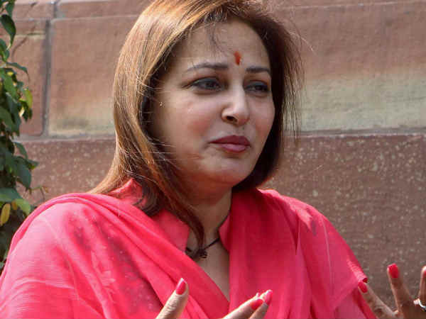 Jayaprada argument with DCP Jayaprada argument with DCP