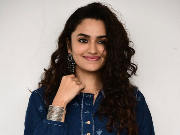 ఇందిరాగాంధీ దేహంలోకి