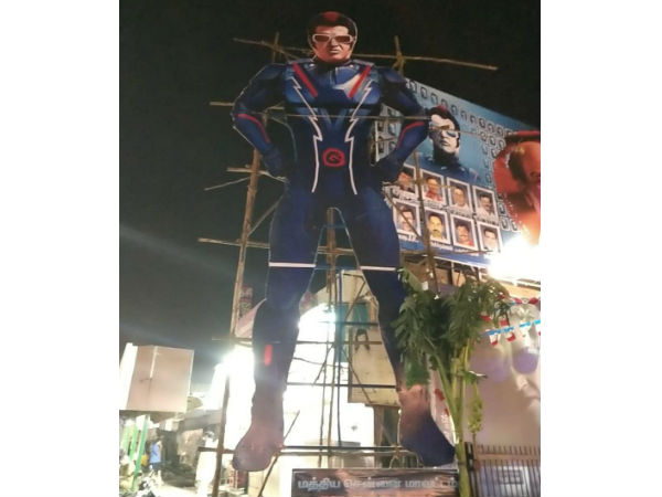 థియేటర్ల వద్ద భారీ కటౌట్లు