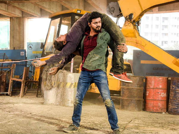 రేట్లు పెంచి అభిమానులను దోచేస్తున్నారు