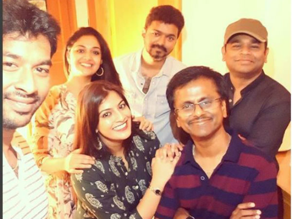 సక్సెస్ పార్టీ జోష్