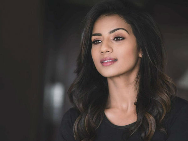 పిరికితనంతో పారిపోయింది