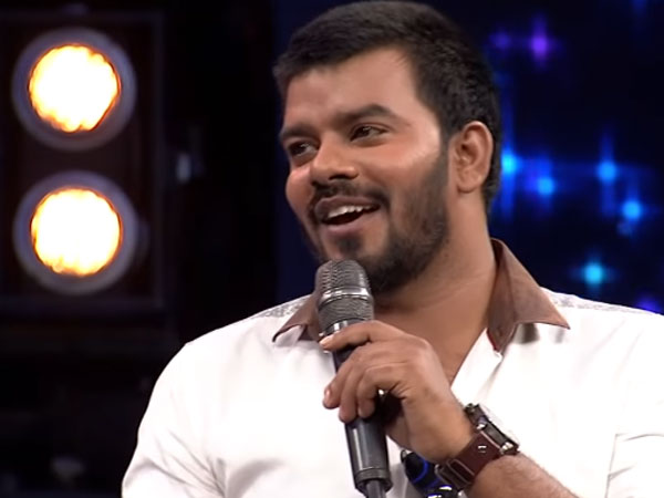డ్యాన్సర్లతో సుడిగాలి సుధీర్