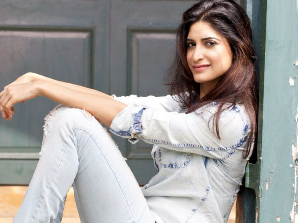 కుక్కతో సెక్స్ చేస్తావా అని.. చీకటి గదిలో లైంగికంగా హింస.. దర్శకుడిపై ఆరోపణలు