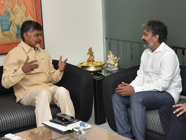 ముఖ్యమంత్రిని చూసి భయంతో.. 6 నెలలు తప్పించుకున్నా.. రాజమౌళి!