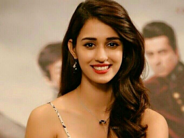 బ్రా వేసుకుని దీపావళి సెలబ్రేషన్స్.. హీరోయిన్ మీద విమర్శలు!