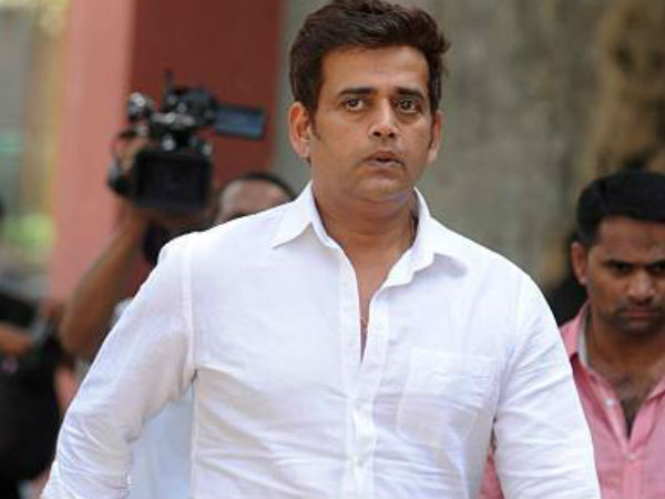 మొత్తం 8 కోట్లు టోపీ