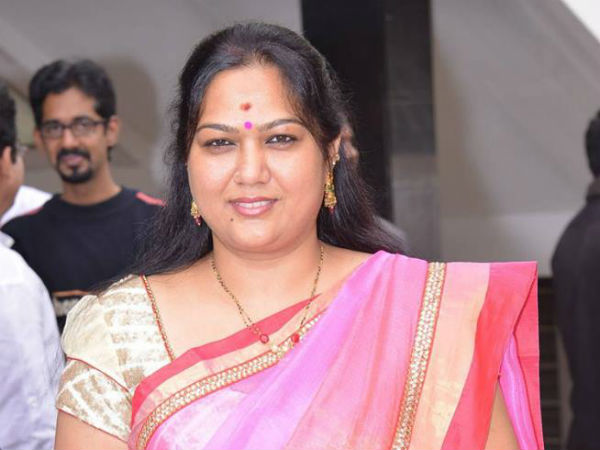 యాంకర్గా మారిన హేమ