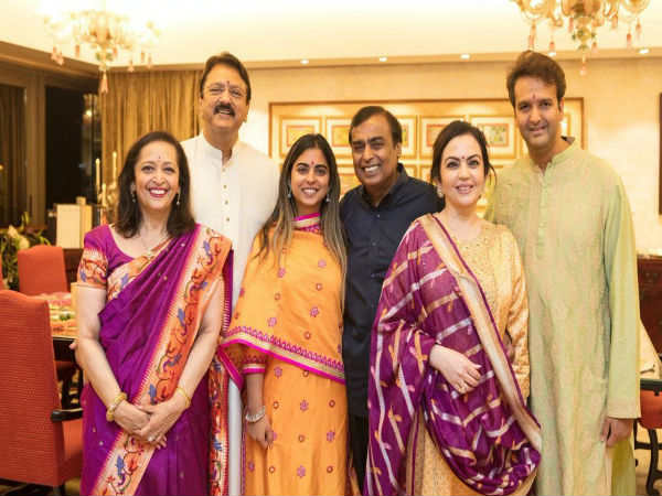 మూడు రోజులు వేడుకలు