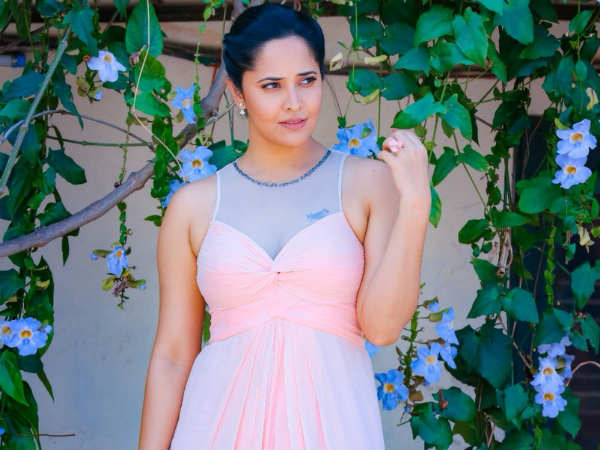 కనిపించిన అనసూయ