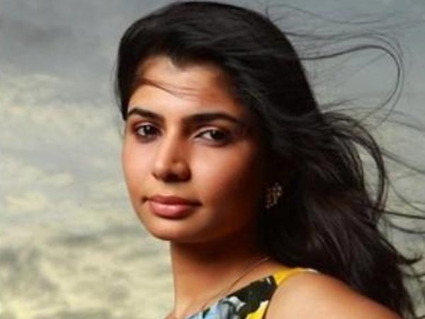ఆమెను చదువు మాన్పించారు