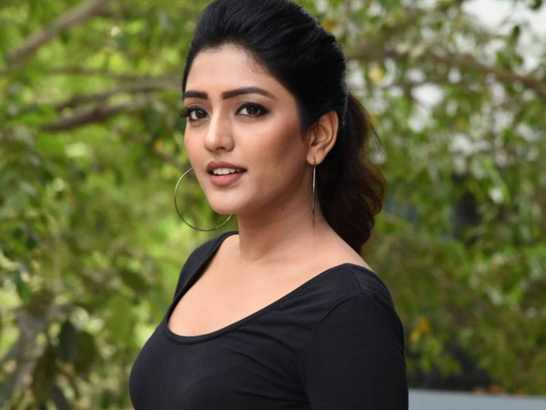 మొదటి సినిమా దర్శకుడులా పనిచేయలేదు