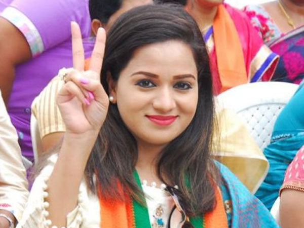 ఈ హీరోయిన్ గ్లామర్ పని చేయలేదు