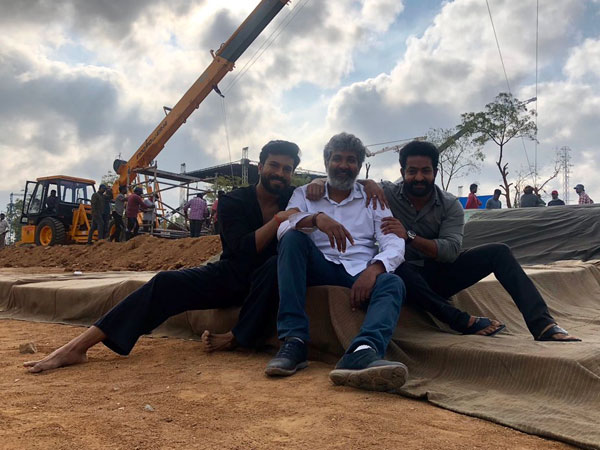 రాజమౌళిపై భారీ అంచనాలతో