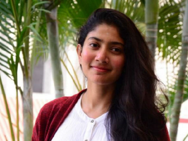 శరీరం కనిపించేలా దుస్తులు