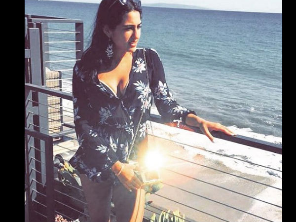 బికినీలో నటించడం