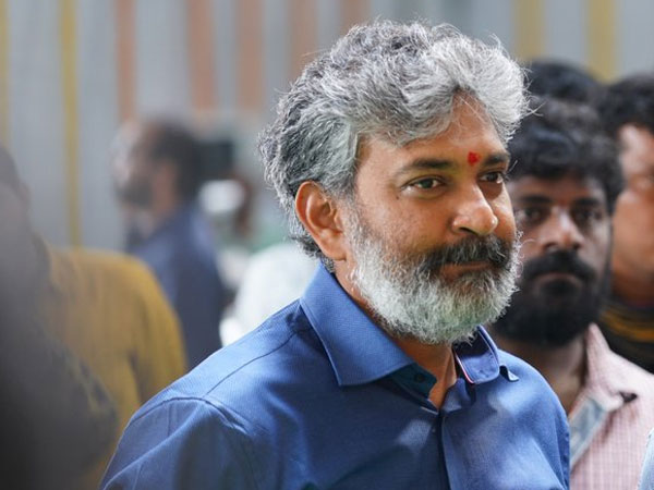 ఇష్టం లేకున్నా ఆ సినిమాలని ప్రశంసించా.. ఆ ఇద్దరిలో ఆయనంటేనే ఇష్టం.. రాజమౌళి!