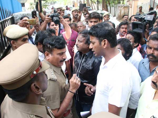 విశాల్కు వెన్నుపోటు