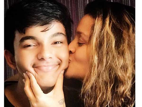 అకీరా గురించి ఇప్పుడే చెప్పలేను