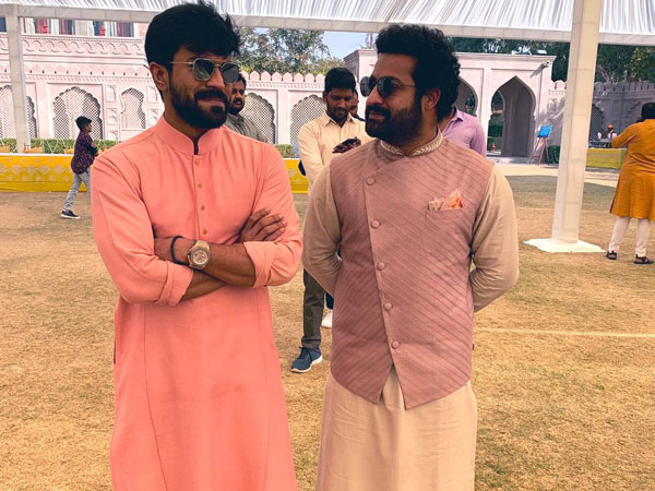 పార్టీలో కలసి