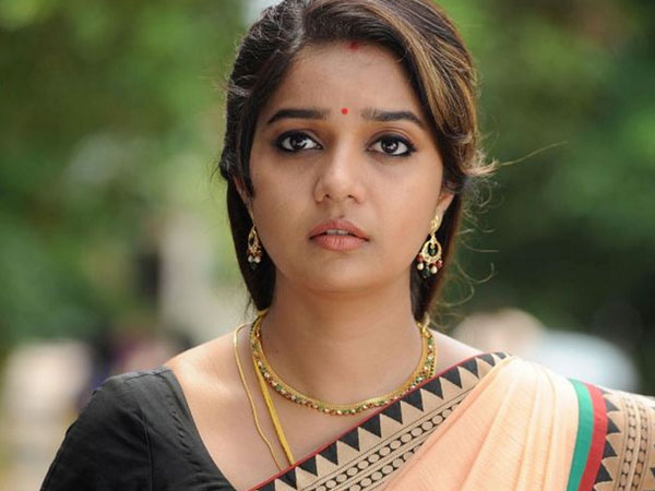 మా ఆయనకు మాత్రమే కనిపించే ప్లేసులో టాటూ