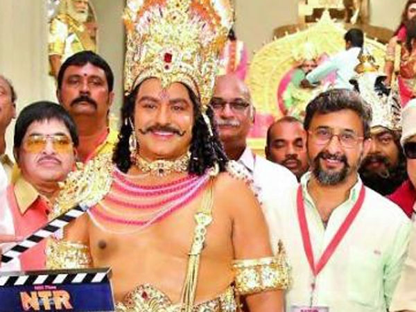 దర్శకుడు తేజనే స్వచ్ఛందంగా