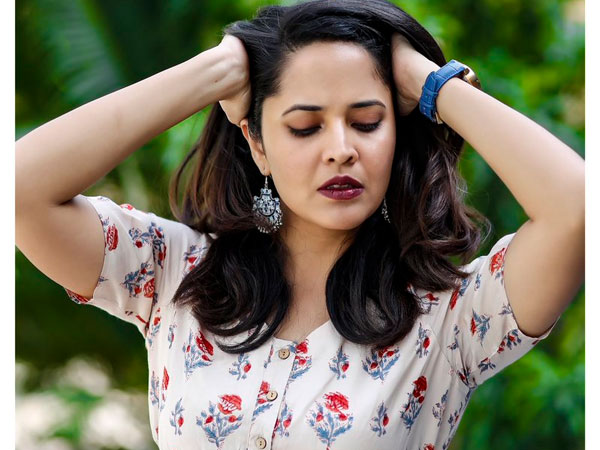 నేను ఏ బట్టలు వేసుకుంటే మీకెందుకండీ?