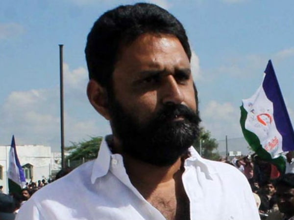 10 ఏళ్ళు పట్టి పీడించారు