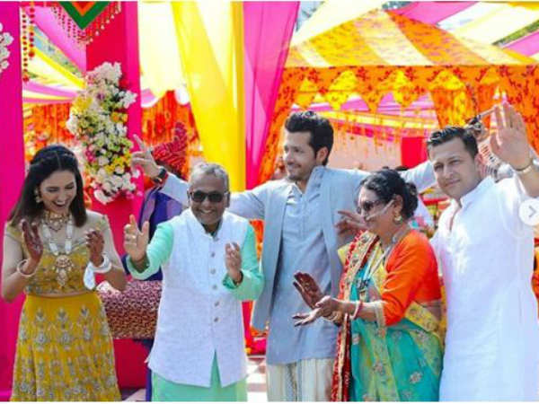 ఇద్దరి మధ్య పరిచయం అలా...