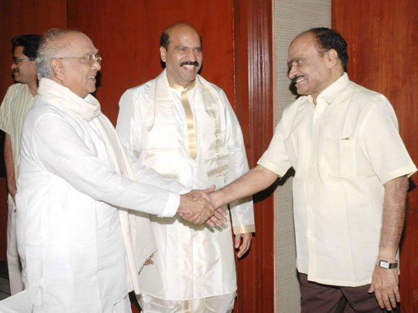 కృష్ణ, శోభన్బాబు లాంటి హీరోలతో