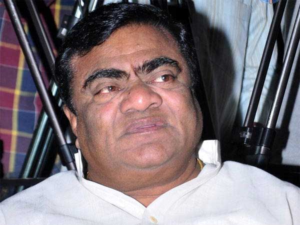చిన్న పాపని రక్షించబోయి