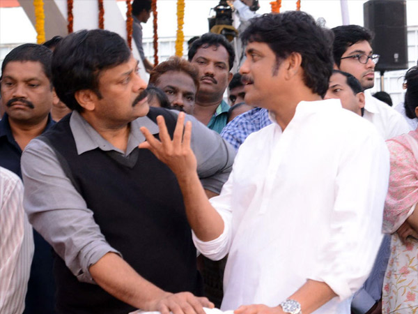 ఒకే కారులో చిరు, నాగార్జున