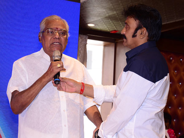 కృష్ణగారు మాట్లాడుతుంటే ముగించు అని అనగలరా?
