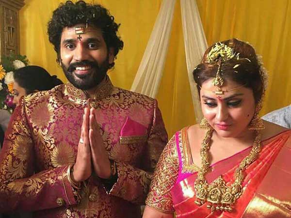 బ్యాగ్ ముట్టుకోనివ్వలేదు