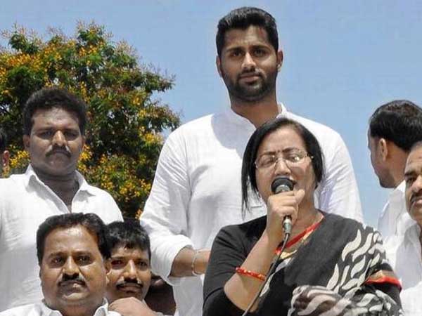 సాండల్వుడ్ మొత్తం ఆమె వైపే