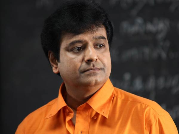మాజీ పోలీస్ అధికారి