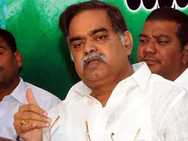 పెదనాన్న లాంటి వ్యక్తి క్యారెక్టర్లో