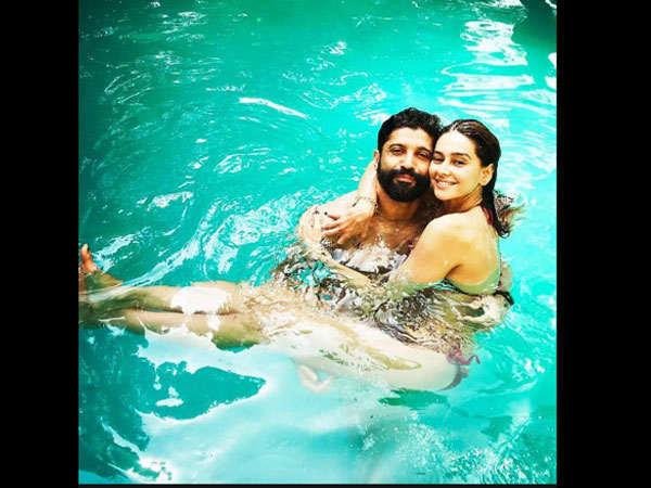 శిబానీ దండేకర్ ఆ అలవాటే పర్హాన్ను ఇబ్బందుల్లో పడేసిందా?