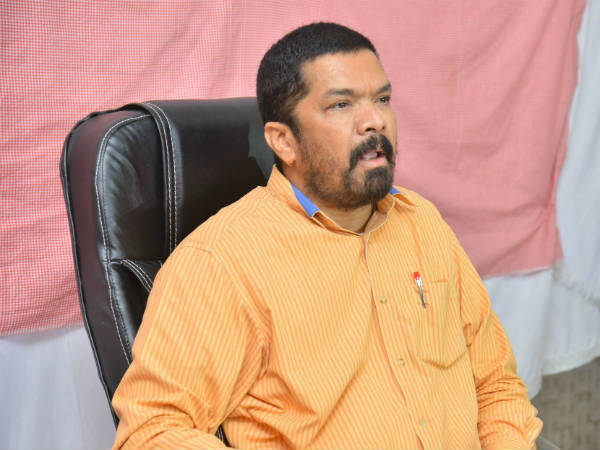 ఆడవాళ్లను వాడుకోవడంలో దిట్ట అని పోసాని