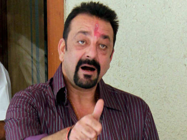 అప్పటి నుంచి తండ్రికి దూరంగానే